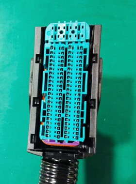 适用于德尔福云内国六6.24电脑板插头 94孔