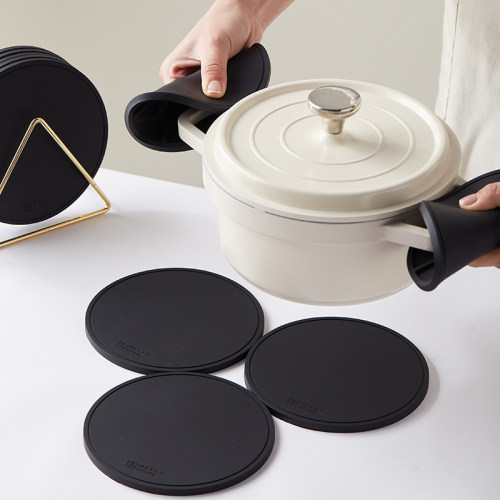 黑色餐桌垫防烫耐高温轻奢隔热垫