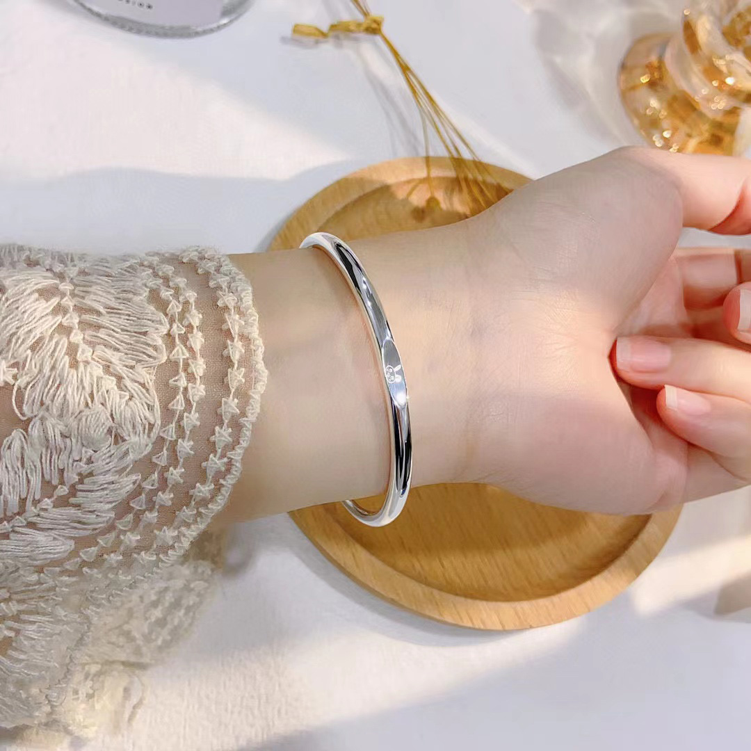 足银999.9兔子手镯简约可爱萌兔