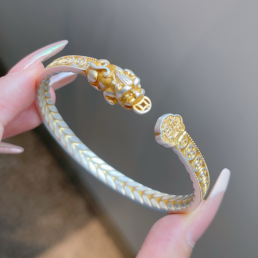 足银999.9金钱貔貅手镯