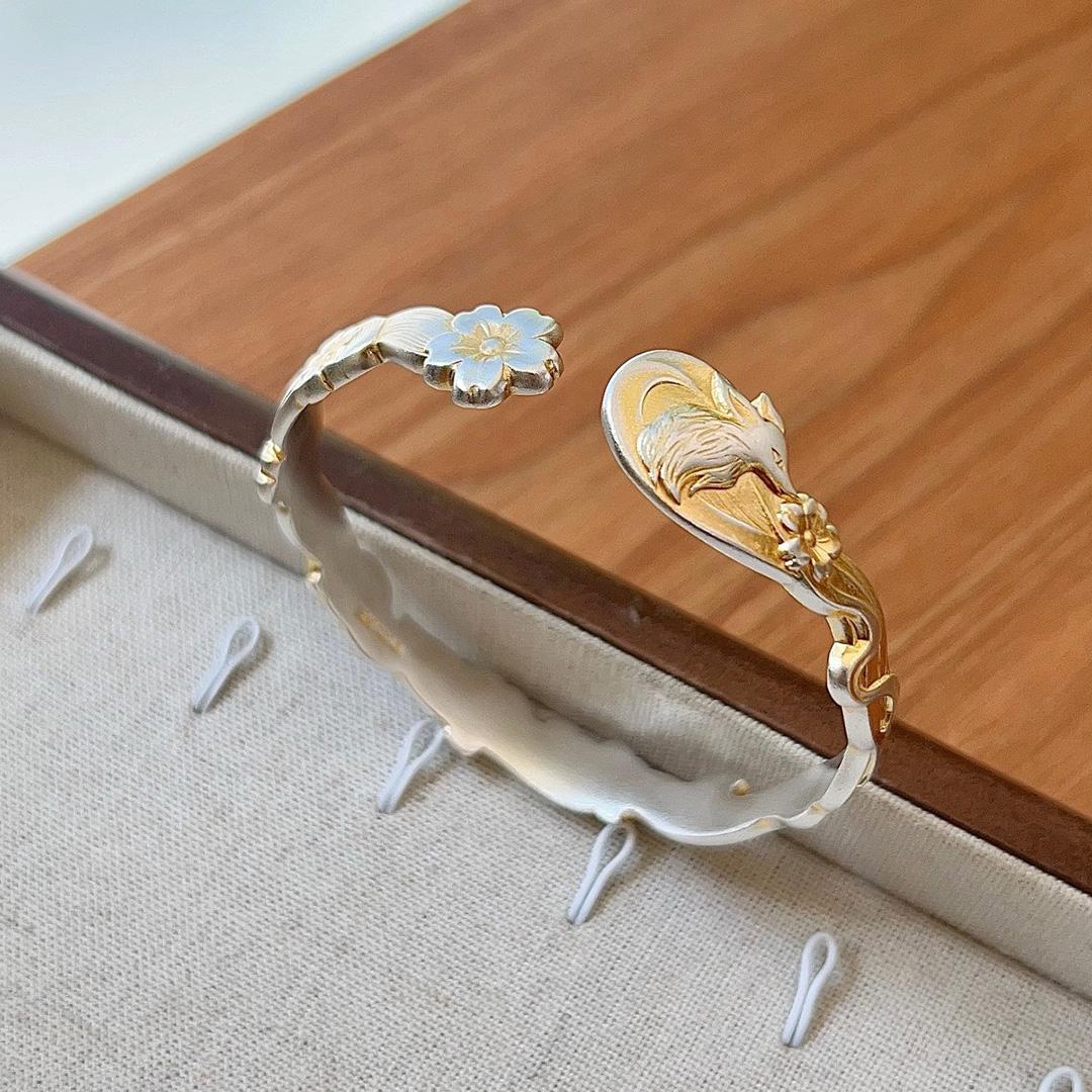 足银999.9描金桃花狐狸手镯新中式轻奢九尾狐古法银镯送女友礼物