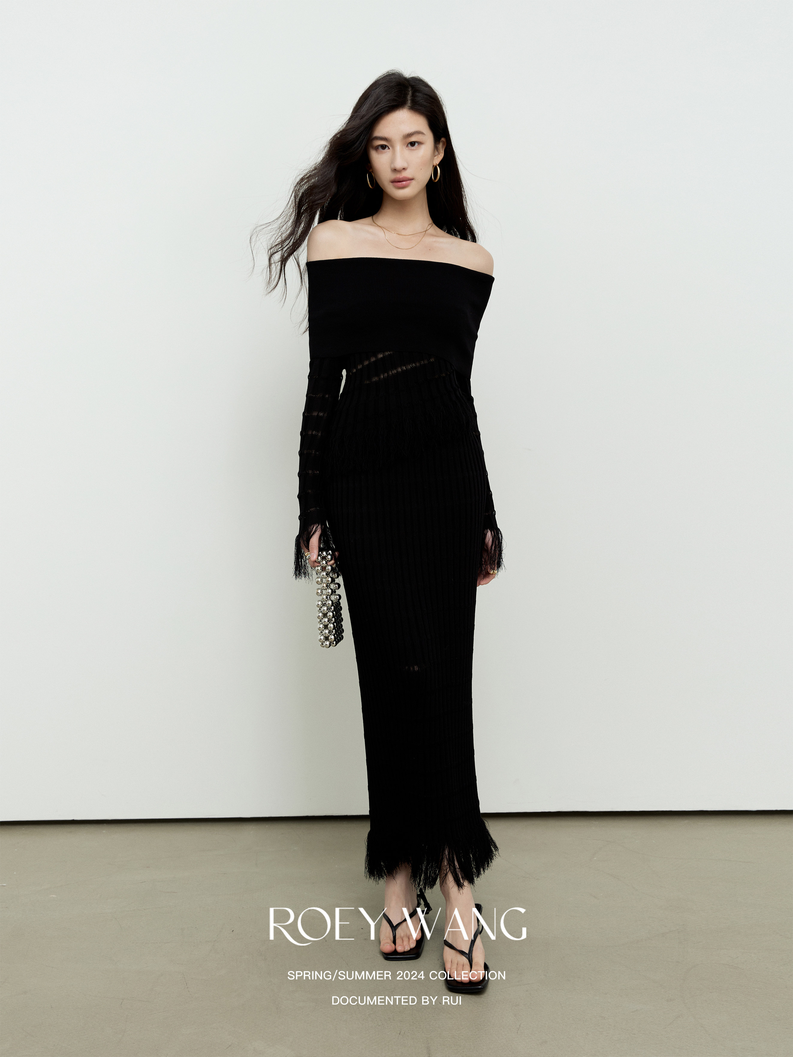 ROEYWANG 小众高级感独特一字肩上衣露肩针织衫女修身半身裙套装