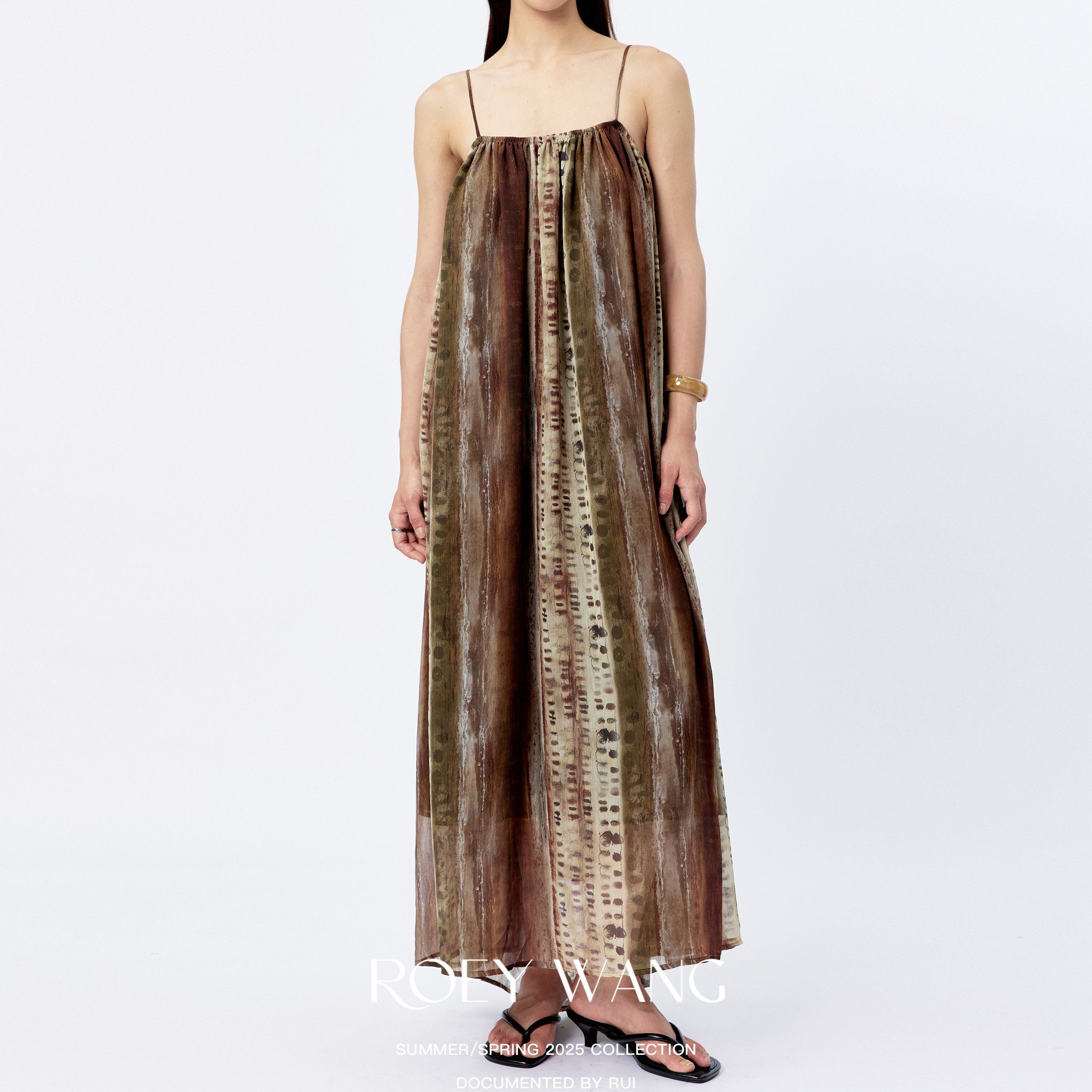 ROEYWANG法式复古印花吊带抹胸连衣裙女高级感度假风显瘦气质长裙