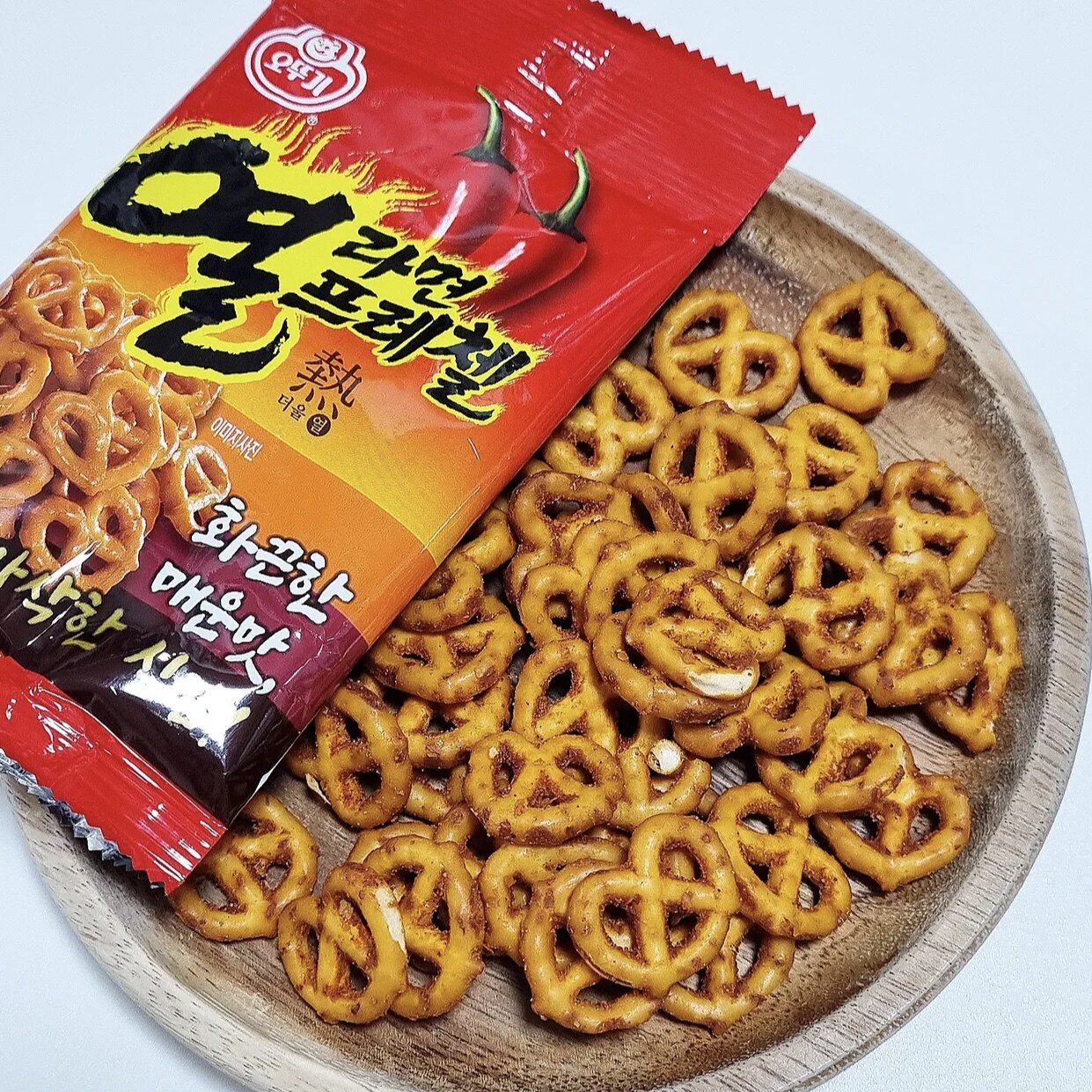 韩国进口蝴蝶结饼干巧克力味休闲零食下午茶点心膨化食品