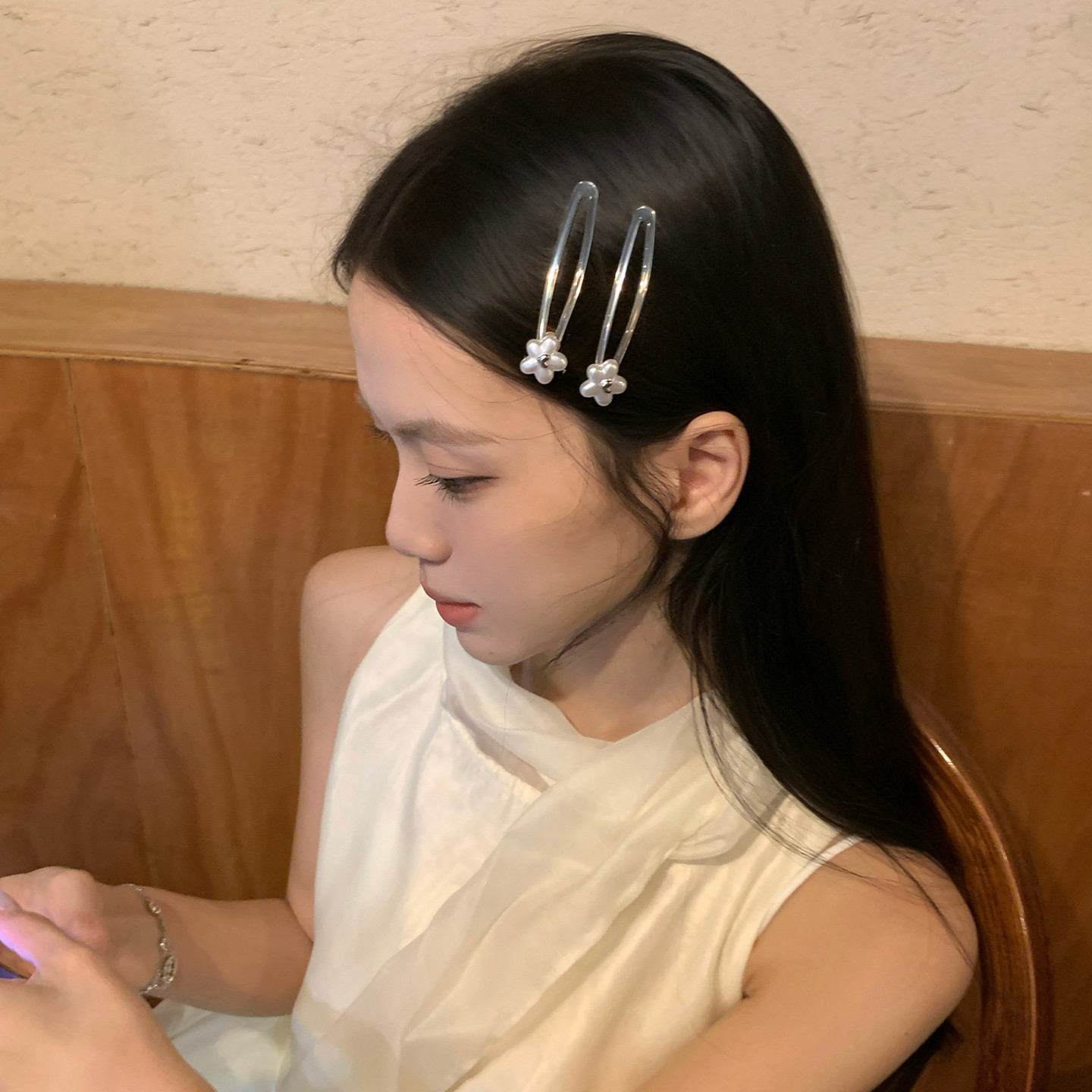 韩系银色珍珠花朵发夹精致甜美侧边夹发卡BB夹高级感掰掰夹发饰女图片