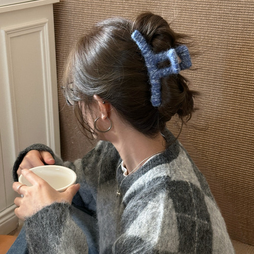 温暖费尔岛。针织毛线一字抓夹鲨鱼夹秋冬新款后脑勺盘发夹子发爪