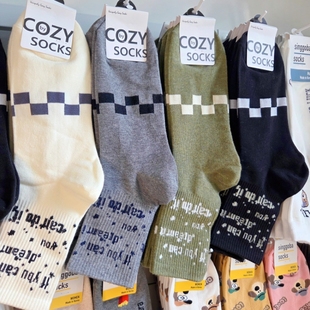 韩国进口新款 男袜运动风棉袜cozy棋盘格商务休闲字母中筒袜子4136