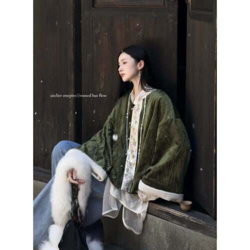 【现货】Onepire|《黛山雪》重工乱丝皱丝绒提花夹棉新中式外套