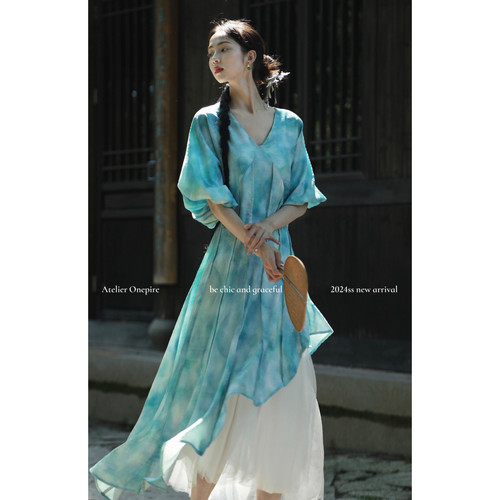 重工波纹印花网纱连衣裙