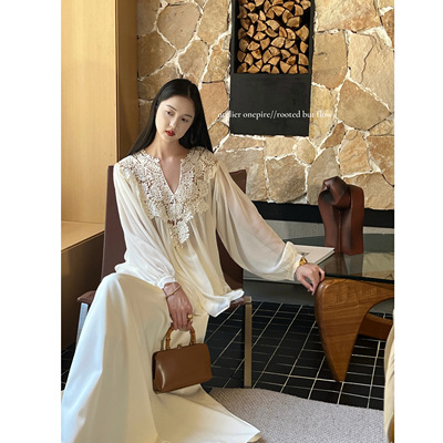【现货Atelier Onepire|《月芙蕖》蕾丝钩花雪纺拼接显瘦百搭上衣