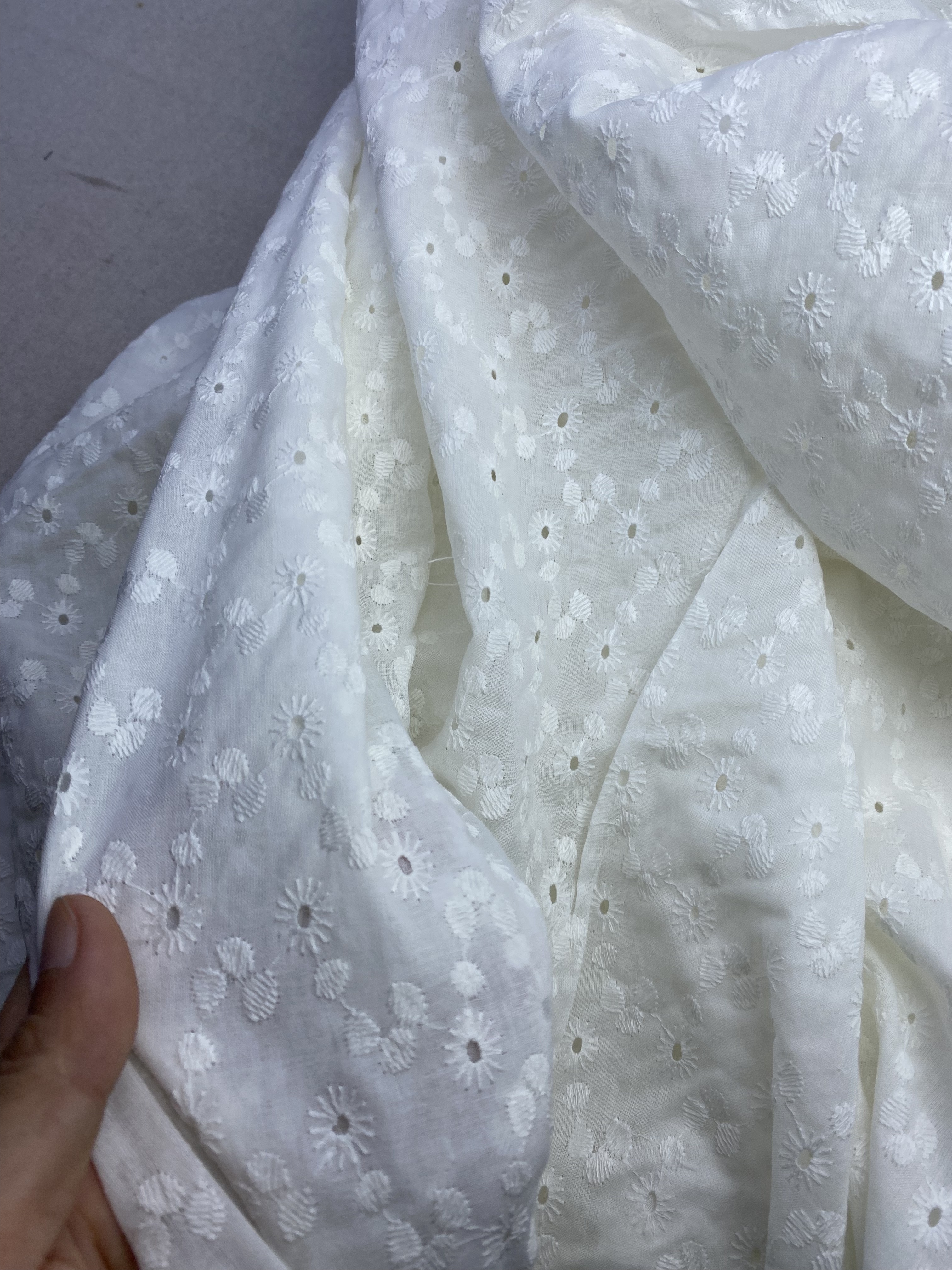 一米价30元包邮5G0288 宽1.4米全棉府绸绣花布料满绣