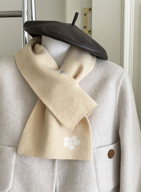 柔软仿羊绒花朵交叉短款小围巾女士秋冬保暖护颈亲肤简约时尚围脖