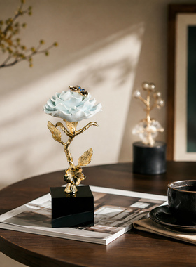 简约现代玉兰花金属桌面摆件