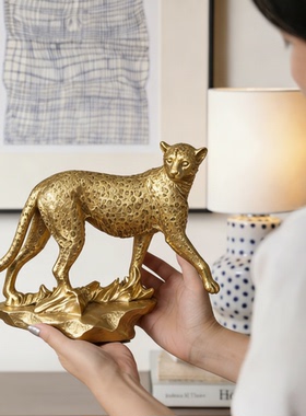 轻奢金色豹子树脂电镀桌面摆件