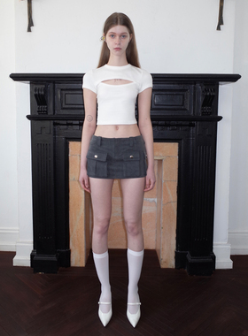 SansFrontieres “Kim T-Shirt” 镂空设计高腰短款正肩修身T恤