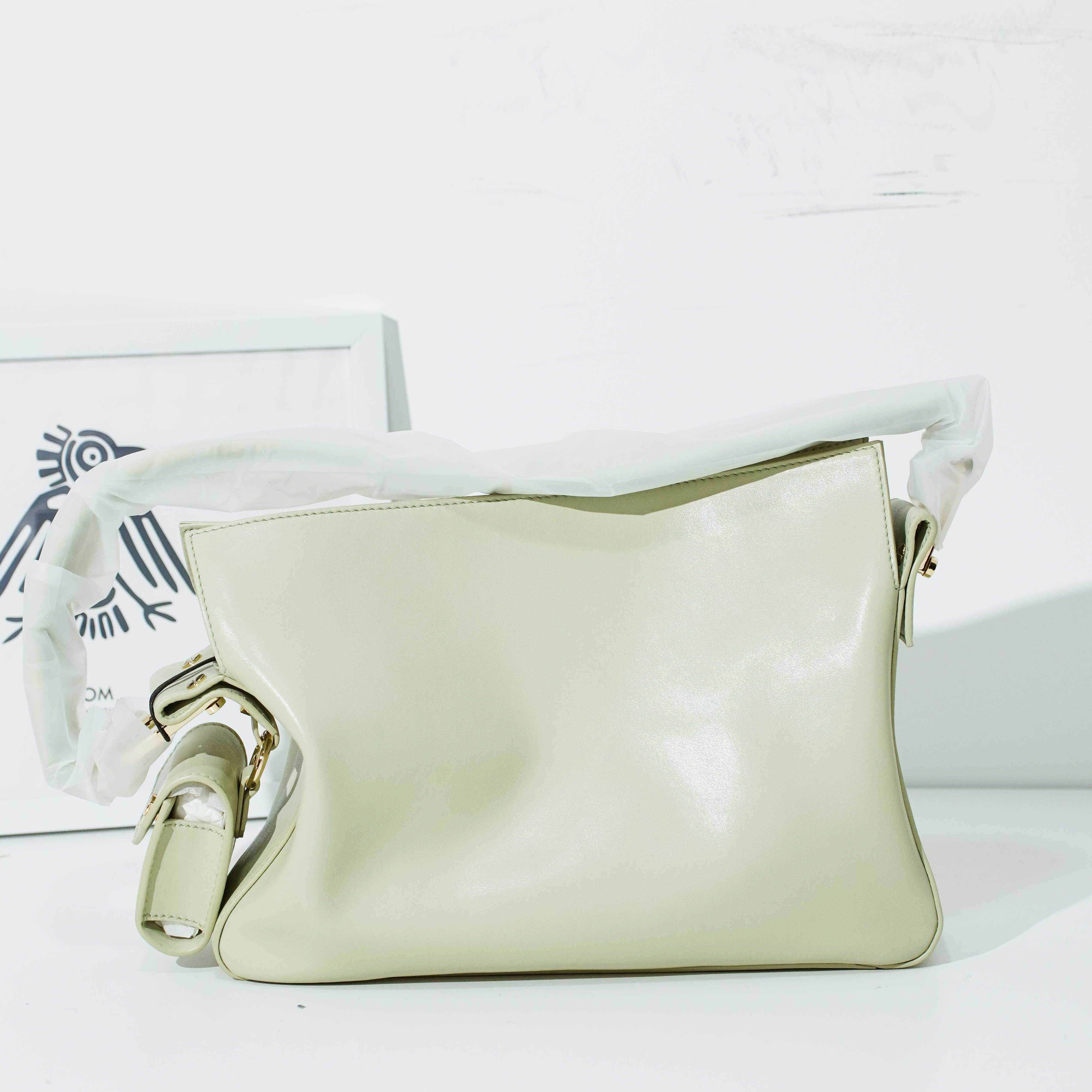 （品牌特卖）KH 专柜正品女包休闲时尚单肩包斜跨包MZ045