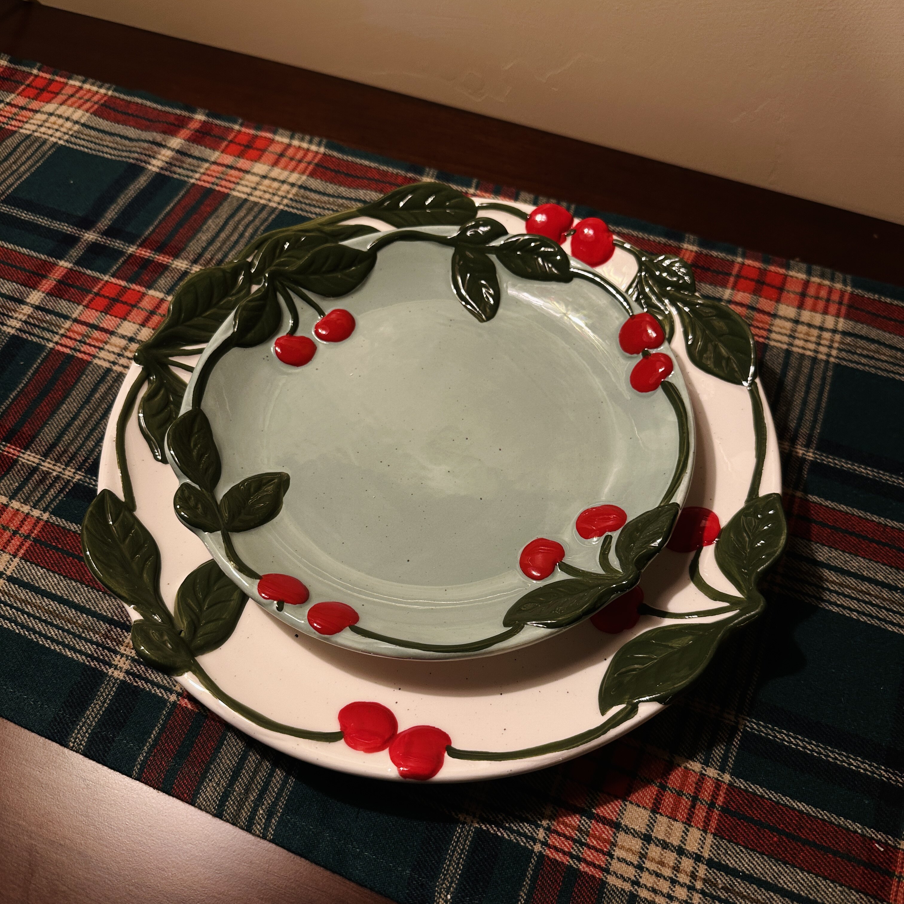 美式乡村樱桃陶瓷盘YAYSA浮雕餐盘ins风家用装饰摆件点心盘