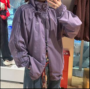 阿迪达斯三叶草女子春季新款三条杠刺绣标潮流百搭外套夹克KR2626