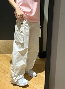 正品NIKE耐克女子25夏工装裤梭织透气舒适休闲直筒长裤HM6977-133