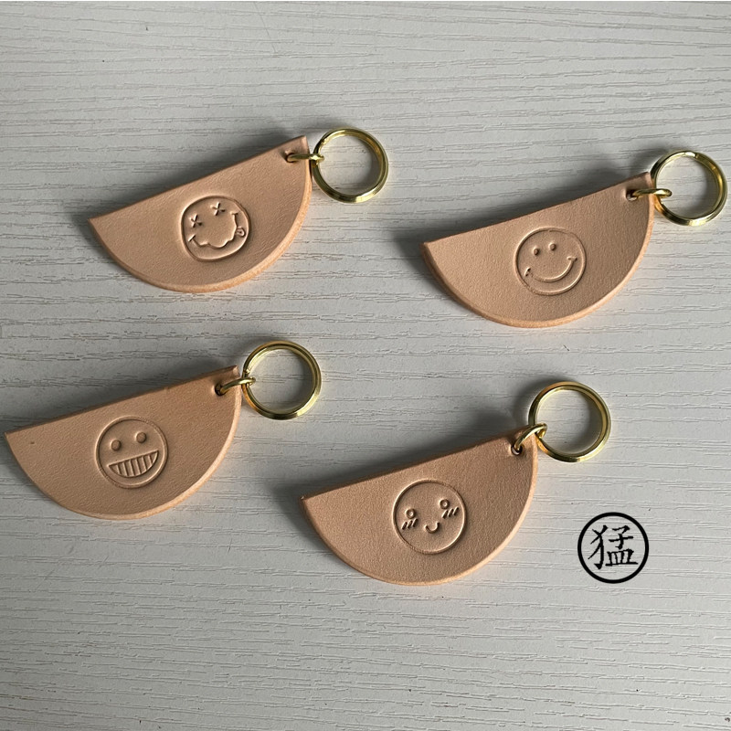猛手造笑脸表情原色植鞣牛皮钥匙牌牛皮钥匙挂件可爱有趣真皮饰品