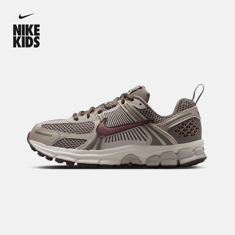耐克小迈柔大童反光装饰运动鞋春男女童透气NIKE VOMERO 5 HF6998