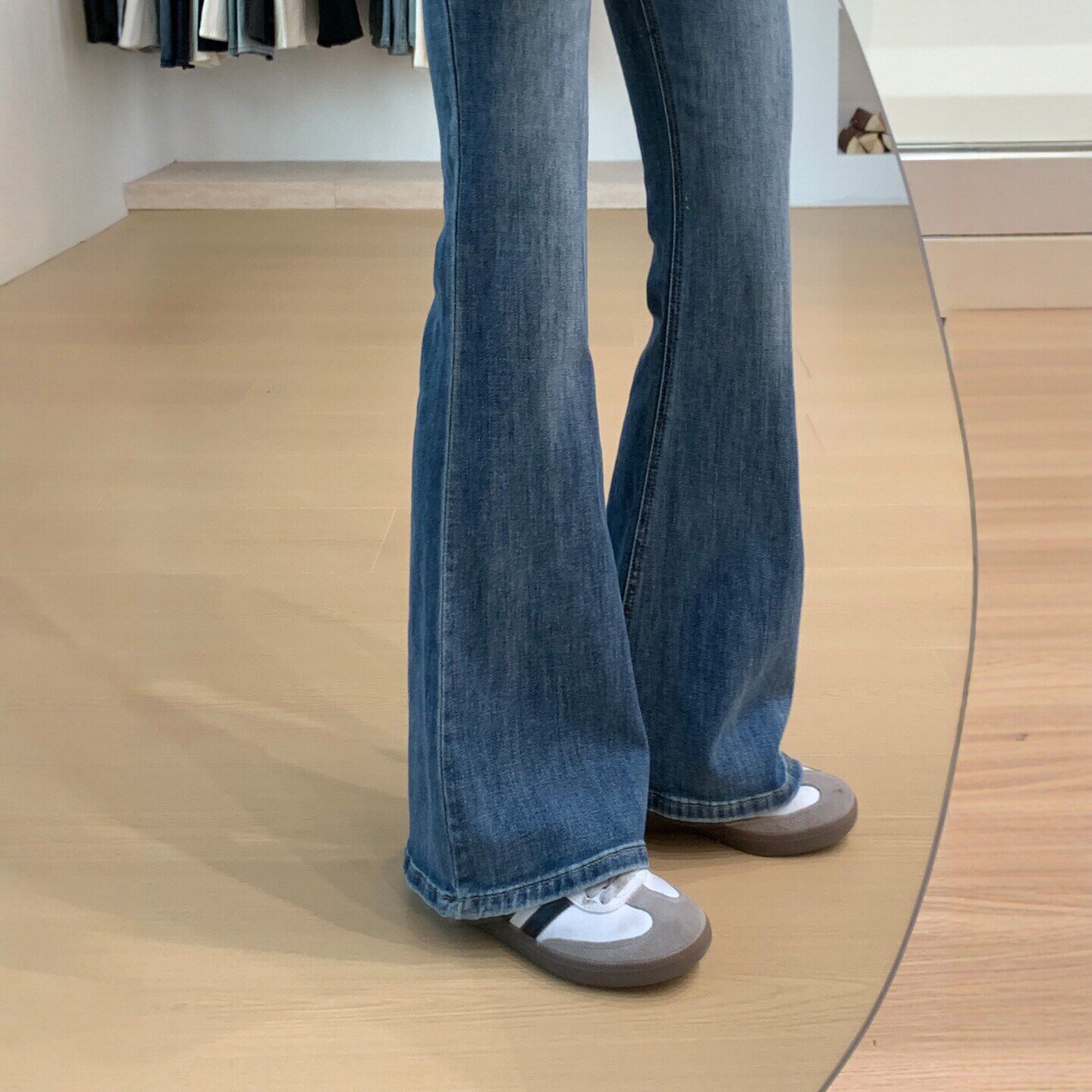 GULIBERRY蓝色弹力微喇牛仔裤女春新款大码胖mm高腰显瘦喇叭裤