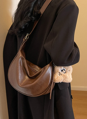 秋冬包包女式2025新款时尚百搭单肩斜挎包通勤女包高级质感饺子包