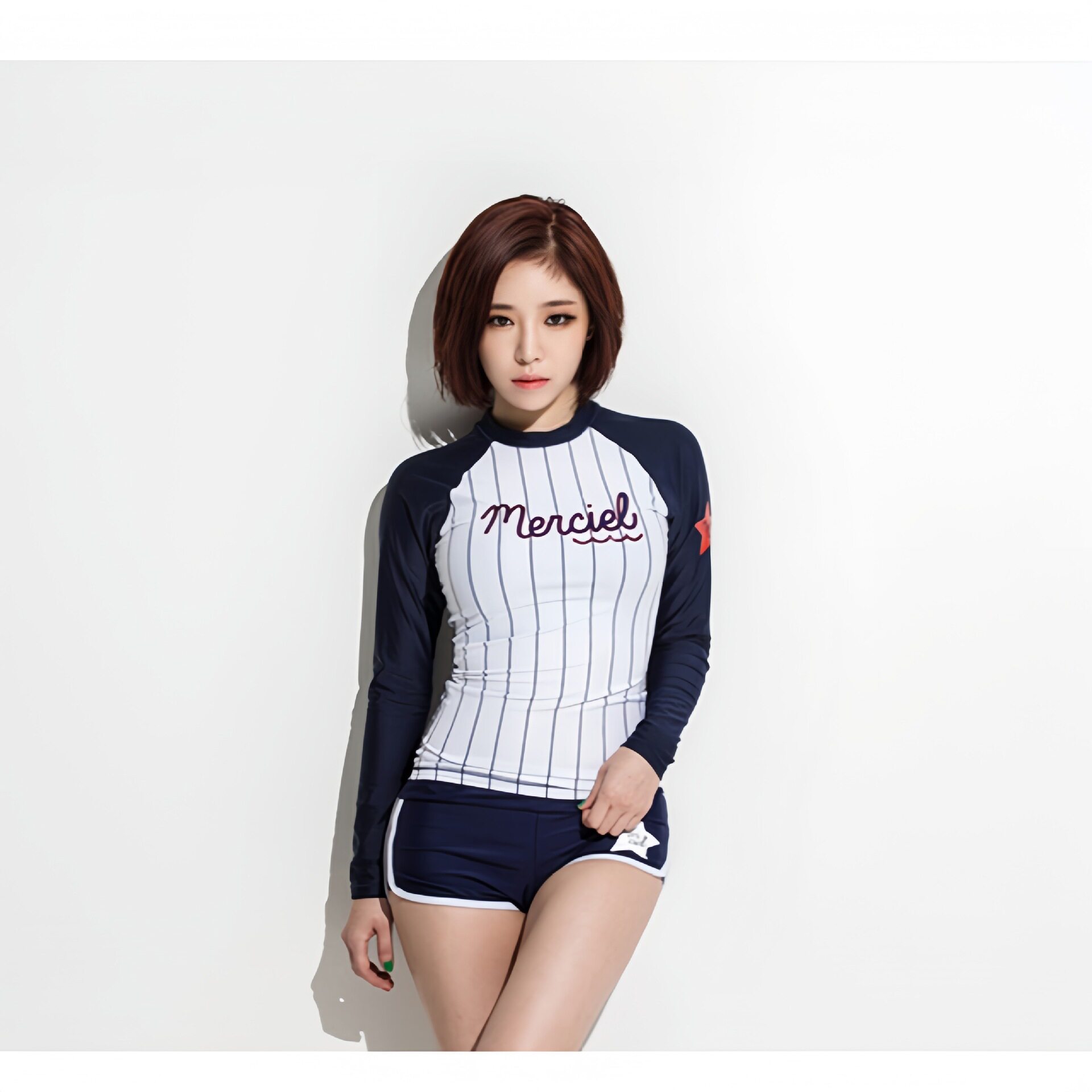 韩国运动泳衣女户外修身浮潜上衣潜水衣水母服长袖温泉度假泳衣