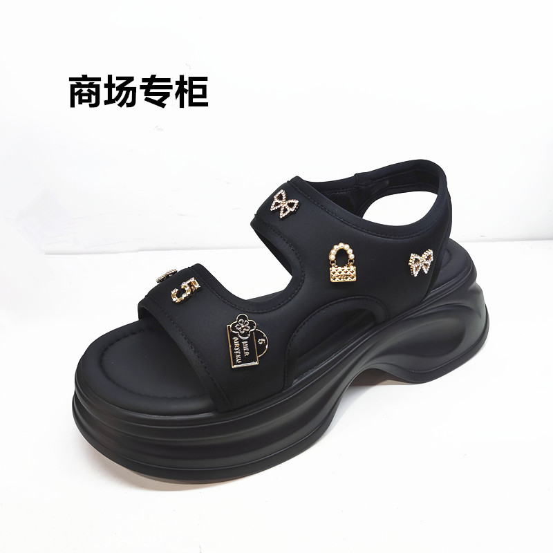 露趾水钻厚底松糕底休闲女凉鞋