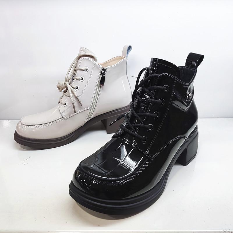 真皮马丁靴粗跟漆皮英伦风女靴子