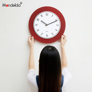 Mandelda免打孔钟表客厅家用圆形艺术挂钟餐厅创意时钟装 饰墙大气