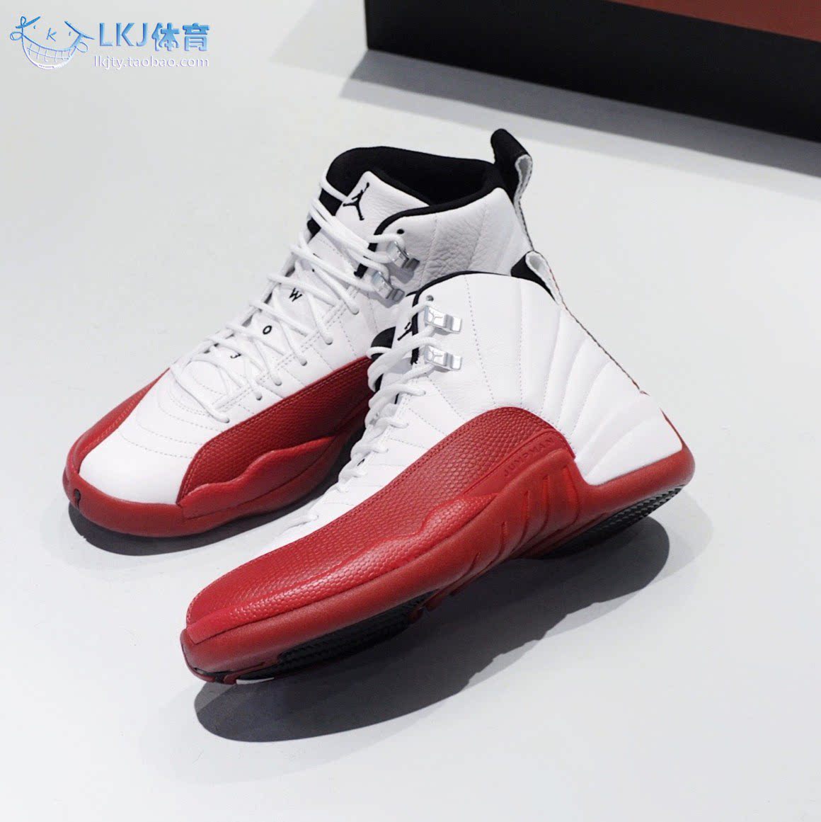 AJ12白红樱桃复古篮球鞋