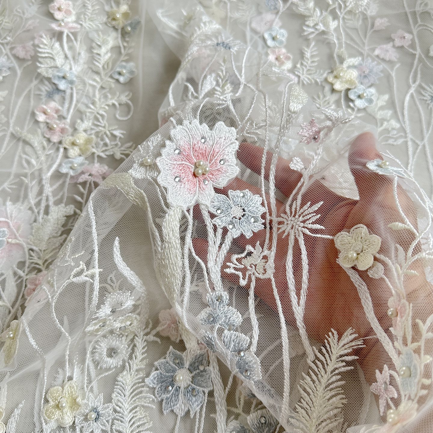 日韩网纱刺绣立体花炮珠加烫钻蕾丝布料连衣裙服装礼服大块面料