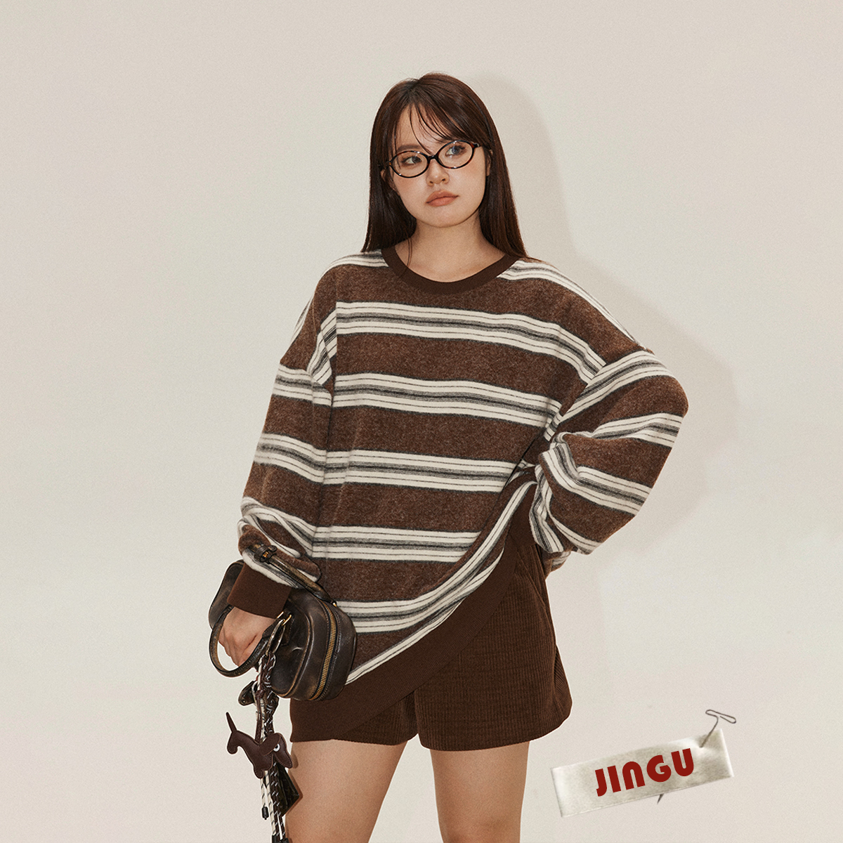 晶咕白标DADATATA横条纹撞色卫衣＋晶咕松紧腰短裤