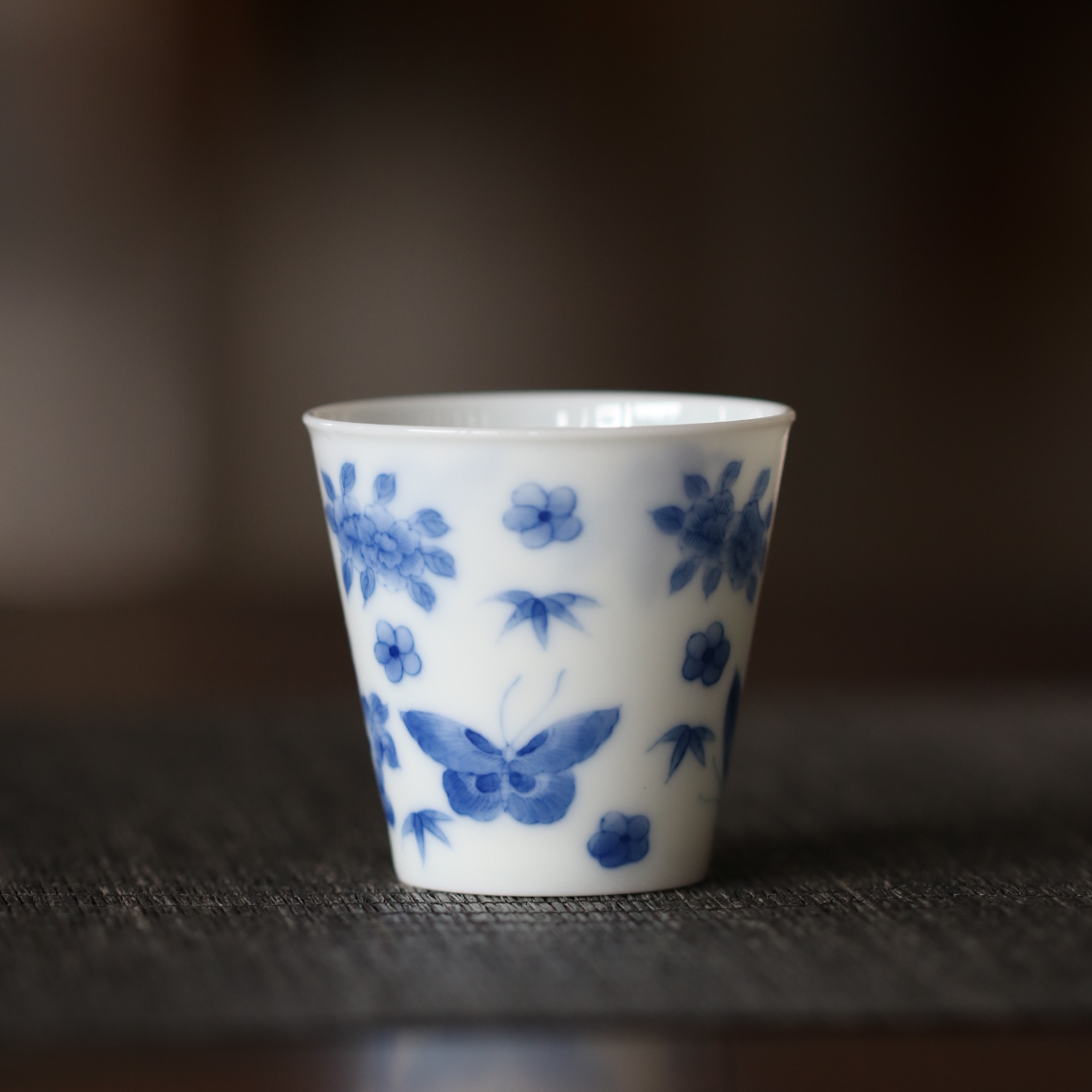 景德镇纯手工陶瓷玉瓷手绘釉下青花品茗杯主人杯茶杯可乐杯花蝶纹