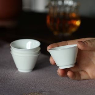 景德镇纯手工玉泥薄胎迷你单杯家用聚香杯品茗杯闻香杯小巧素胎杯