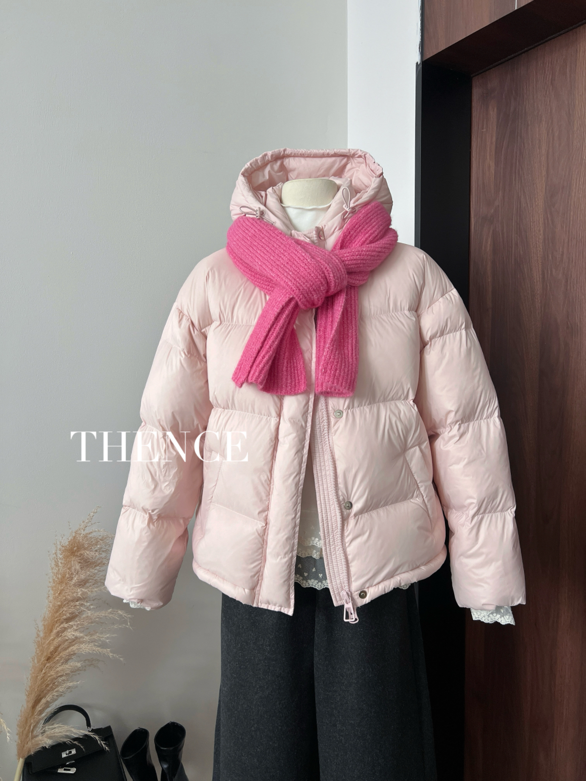 THENCE 95白鸭绒 冬日小暖炉 韩系简约粉色短款羽绒外套连帽保暖