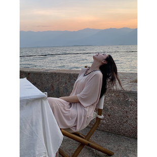 Floating 重工设计感领口钉珠藕粉色v领宽松气质度假风针织连衣裙