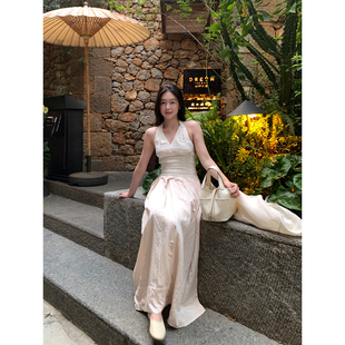 连衣裙女法式 拼接挂脖收腰无袖 气质度假风长裙 大女主风 Floating