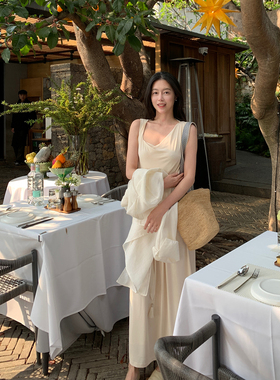 Floating 重工背后镂空蕾丝设计感宫廷风气质长裙针织荡领连衣裙