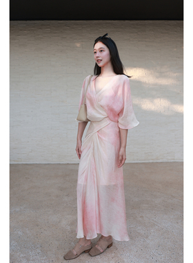 Floating 酿蜜 晕染粉人丝提花中袖裹身裙气质收腰温柔V领连衣裙