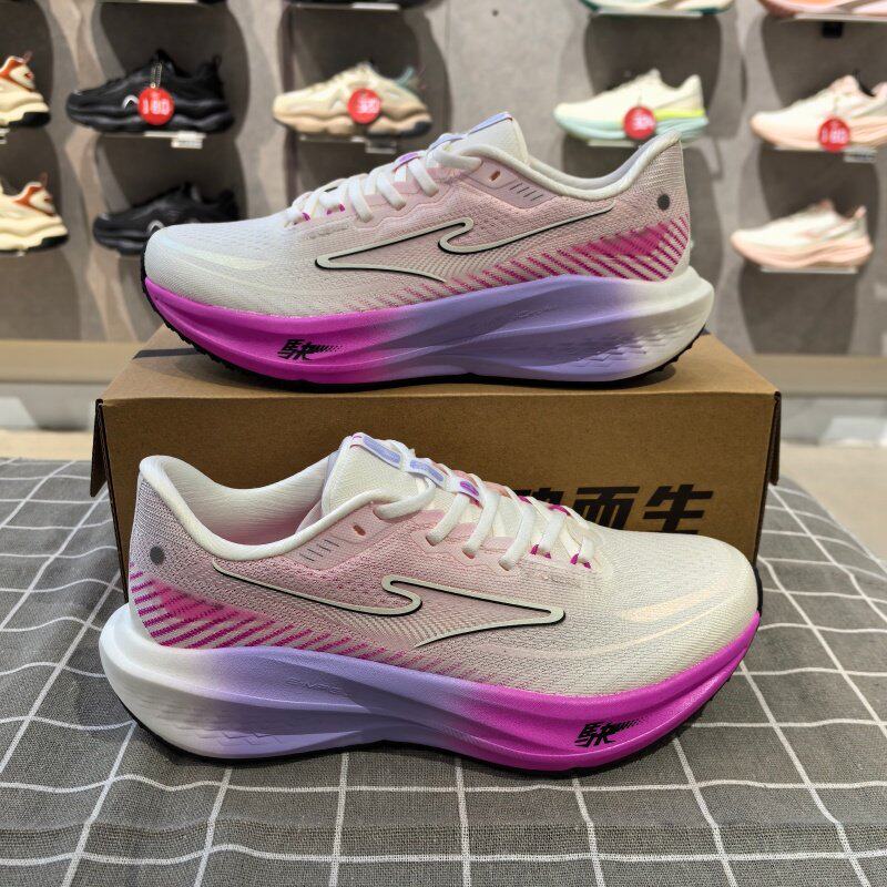 鸿星尔克跑步鞋女2026春款飞駃4缓震防滑透气运动鞋12126103009