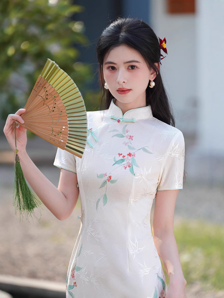 夏天短袖印花新款加肥加大版旗袍碎花色显瘦少女白色拍照旅行