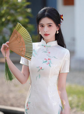夏天短袖印花新款加肥加大版旗袍碎花色显瘦少女白色拍照旅行
