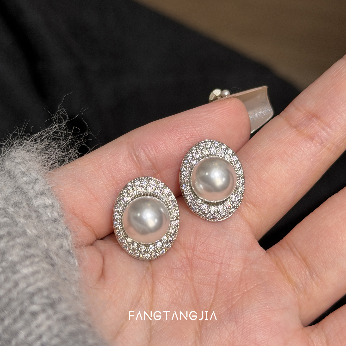 方糖家澳白色珍珠鸽子蛋耳环