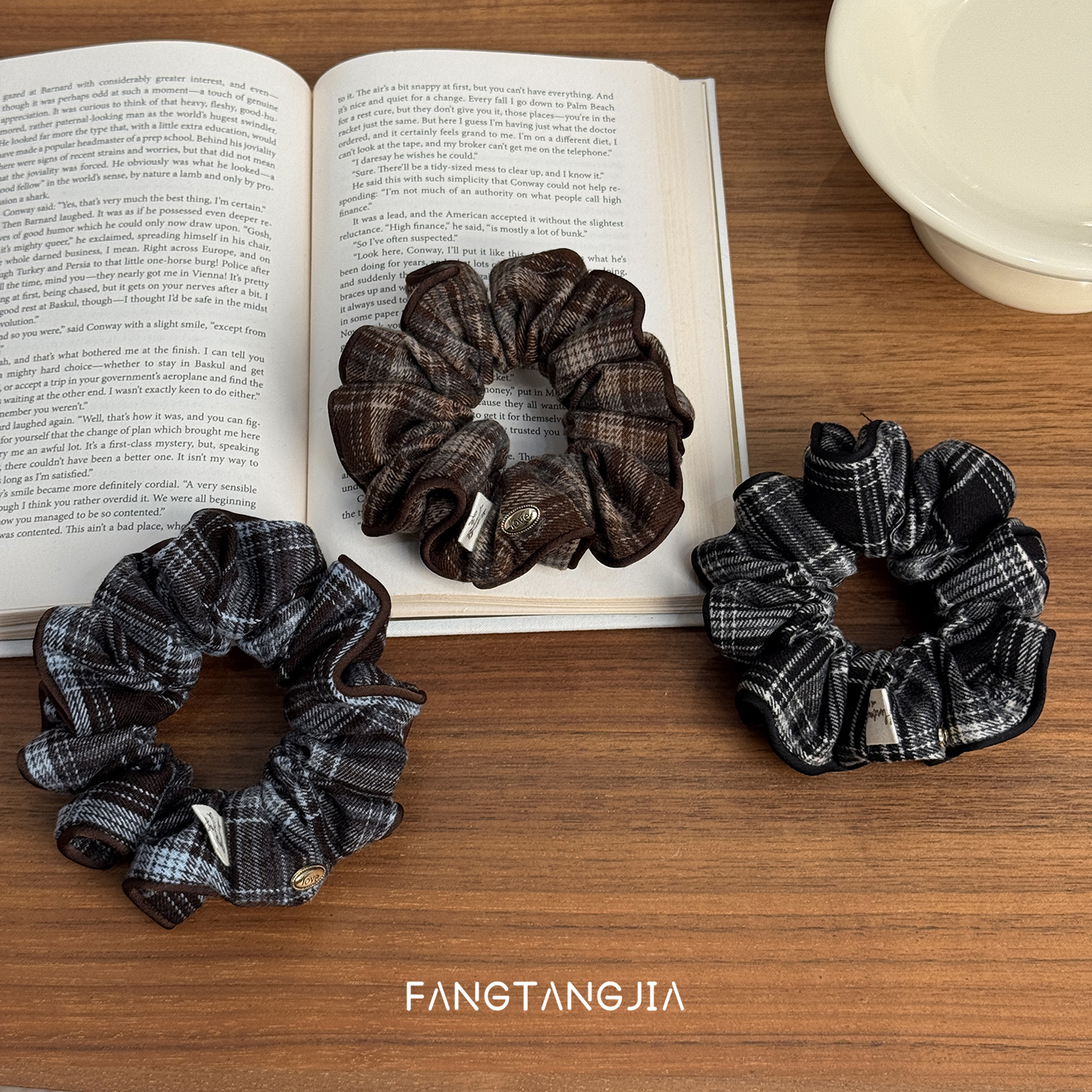 复古学院风毛呢格纹秋冬大肠圈