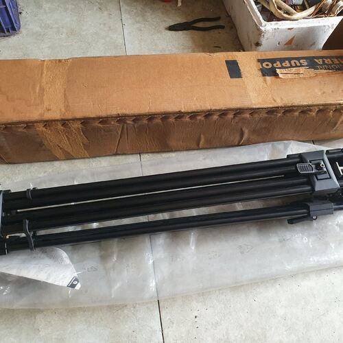 Manfrotto曼富图350MVB重型三脚架工厂库房搞来的--议价商品