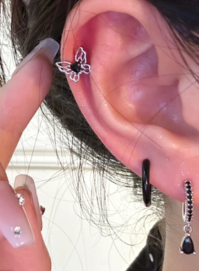 黑色蝴蝶耳钉水滴耳圈高级感耳环防过敏养耳洞医用钛钢耳骨钉女