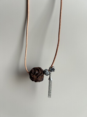 售罄 孤品清库存 牛皮绳沉香玫瑰老银天然石自由排列长项链