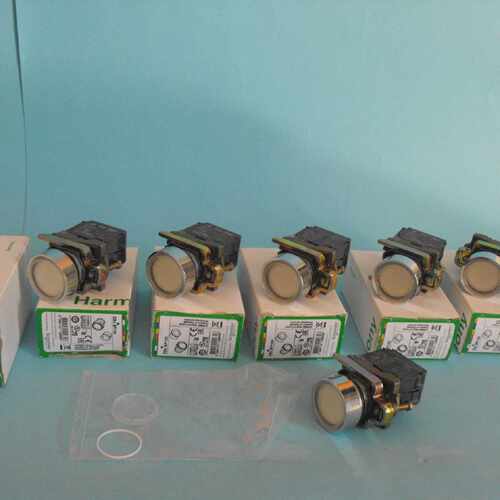 施耐德电气ZB4BP183ZBE102ZBVB3.按钮24伏批量6PCS全新